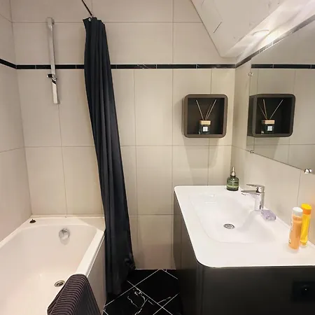 Apartment One Bedroom With A Sea View Right By The Croisette Beaches And The Center Of Cannes. - 2287 Cannes