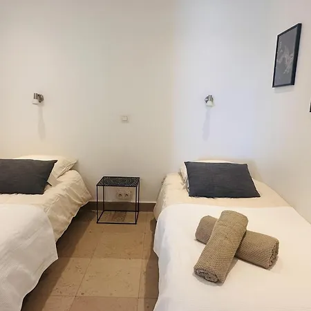 One Bedroom With A Sea View Right By The Croisette Beaches And The Center Of Cannes. - 2287 Apartment