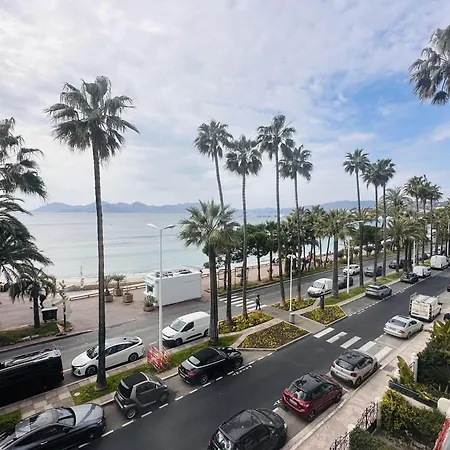 Apartment One Bedroom With A Sea View Right By The Croisette Beaches And The Center Of Cannes. - 2287 *